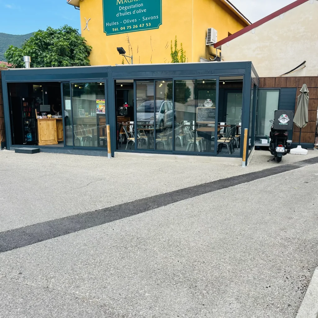 nouvelle terrase chez pizza del mas à Nyons